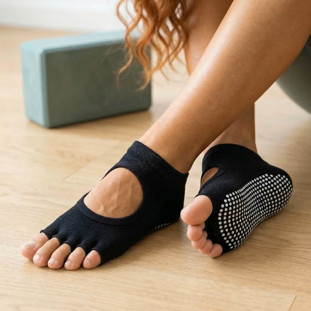 Носки для йоги с открытым пятк – обзор и цена Yoga Mat
